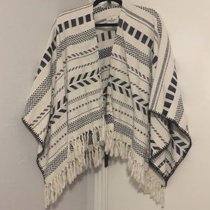 AMERICAN EAGLE BOHO FRINGE JACKET